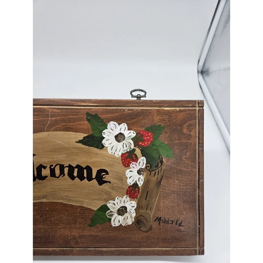 Vintage Wooden Handpainted Daisy And Strawberry Welcome Sign Plaque